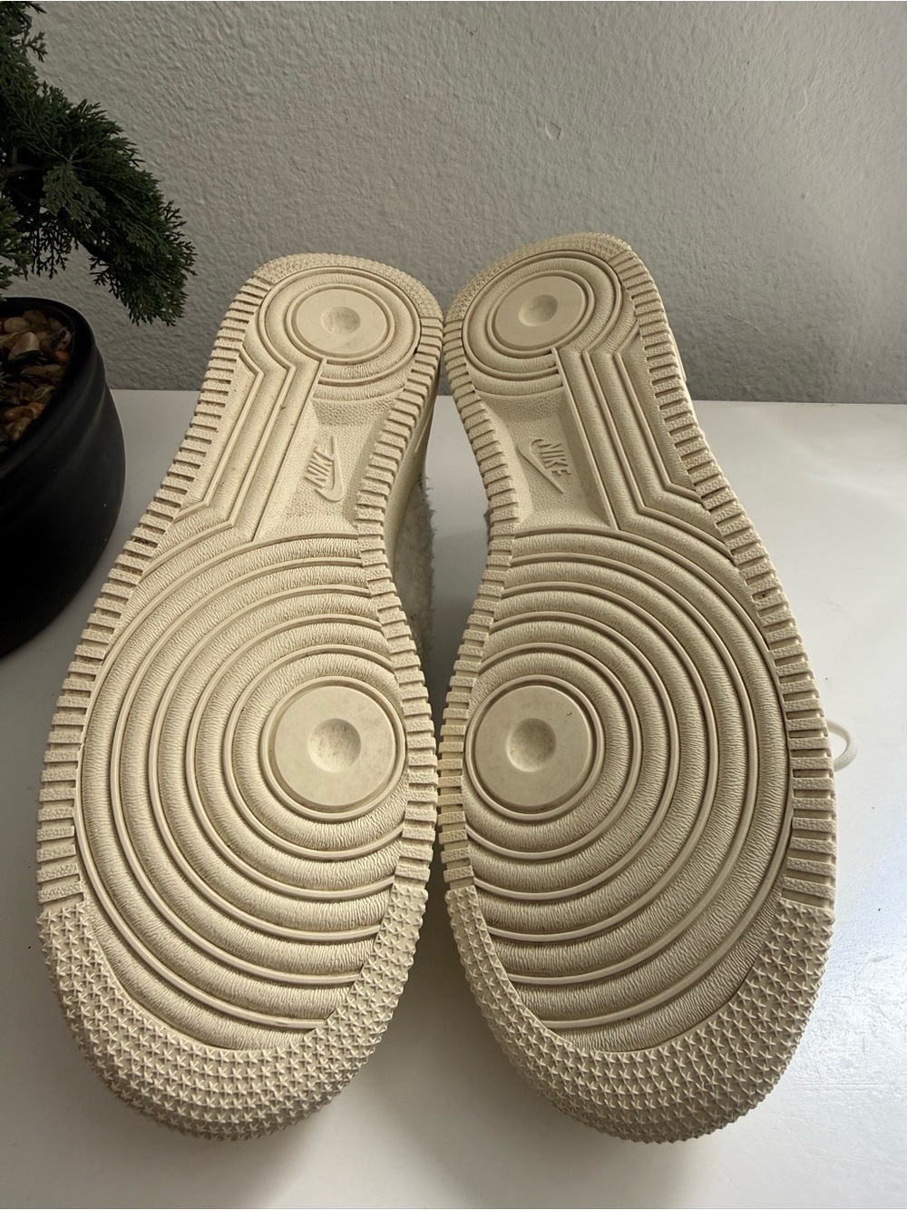 Nike Air for 1’07 low Sherpa fleece women size 8 Cream Sneakers with Blue - Picture 7 of 9